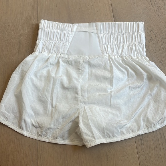 WHITE FREE PEOPLE THE WAY HOME SHORTS - Picture 2 of 3
